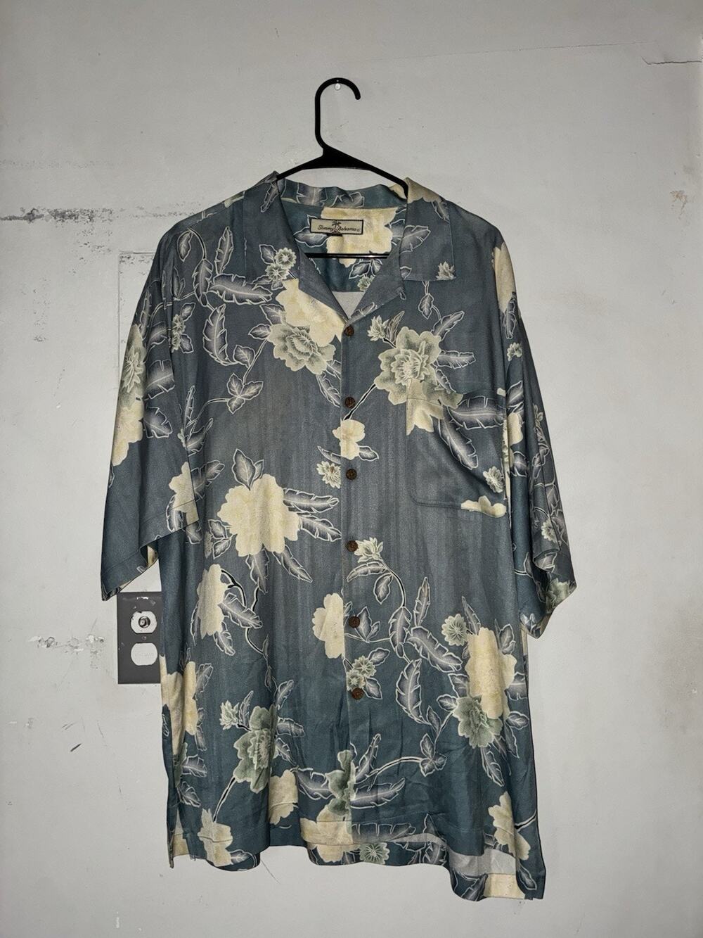 Tommy Bahama Men’s XL 100% Silk Floral Hawaiian Camp Shirt Blue Teal